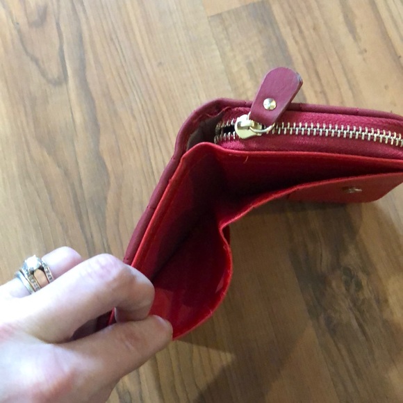 100. Small Wallet - Picture 7 of 10